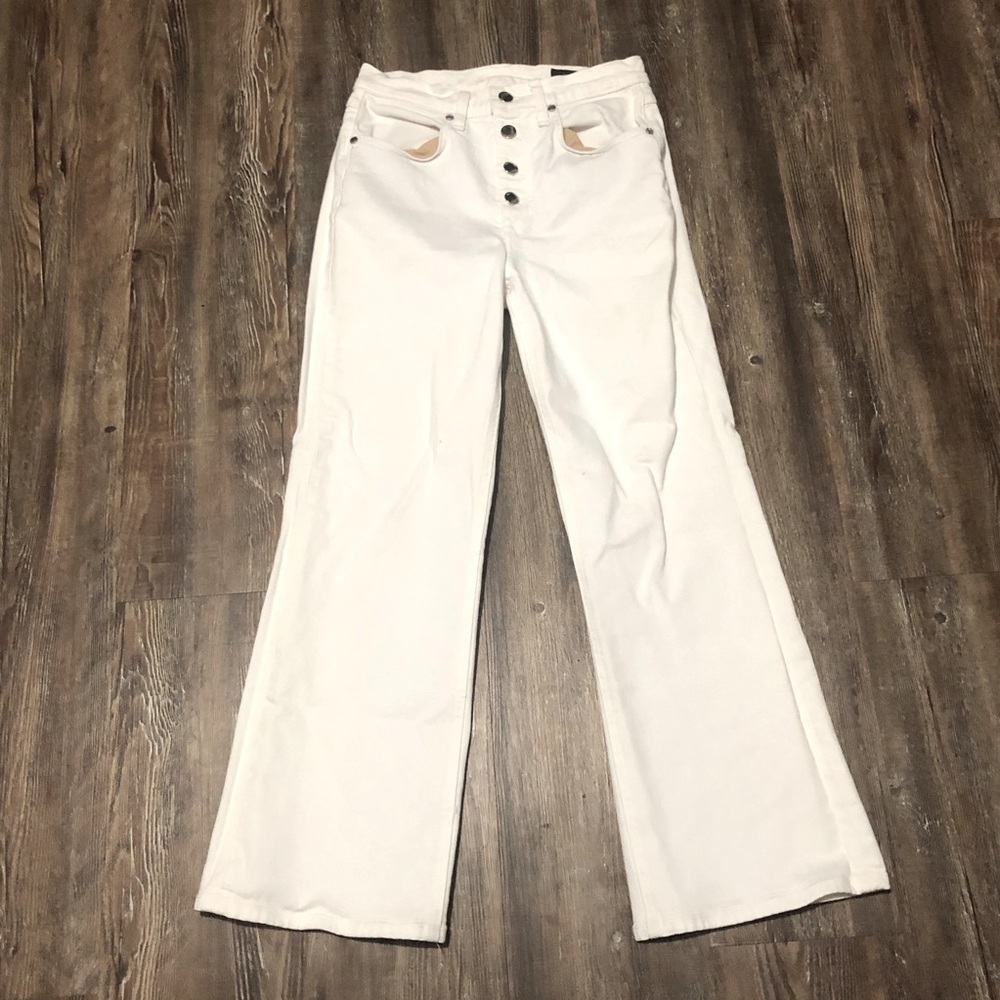 Women's White High-Waisted Jeans